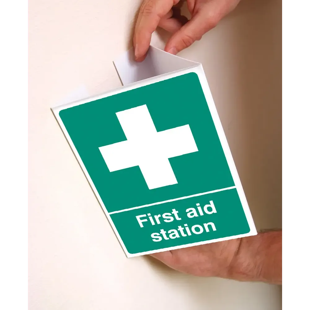 55927 EasiFIX projecting sign 150x200mm face size - First aid station Miscellaneous