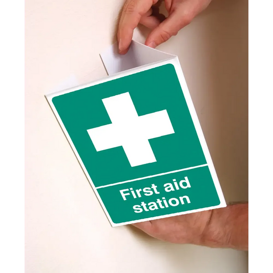 55927 EasiFIX projecting sign 150x200mm face size - First aid station Miscellaneous