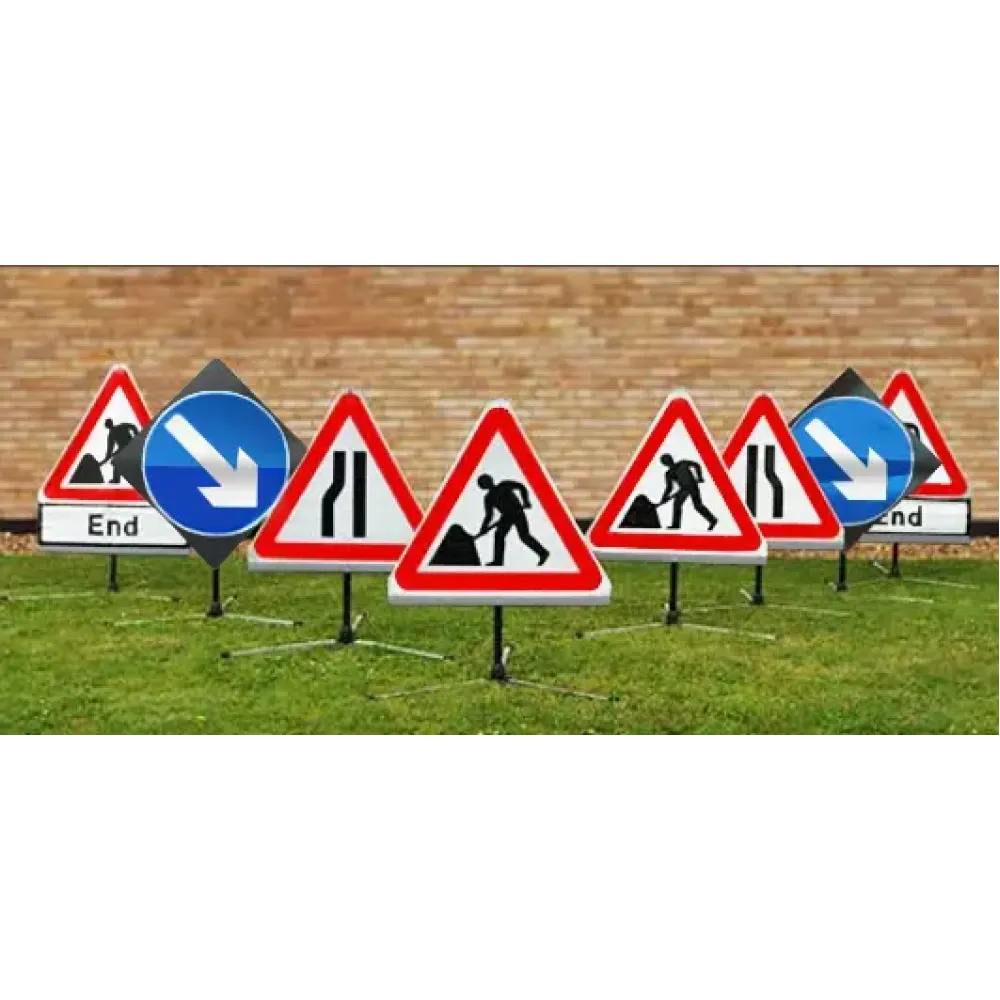 Chapter 8 Roll-Up Sign Kit (8x 750mm reflective signs+tripods in 2 bags)