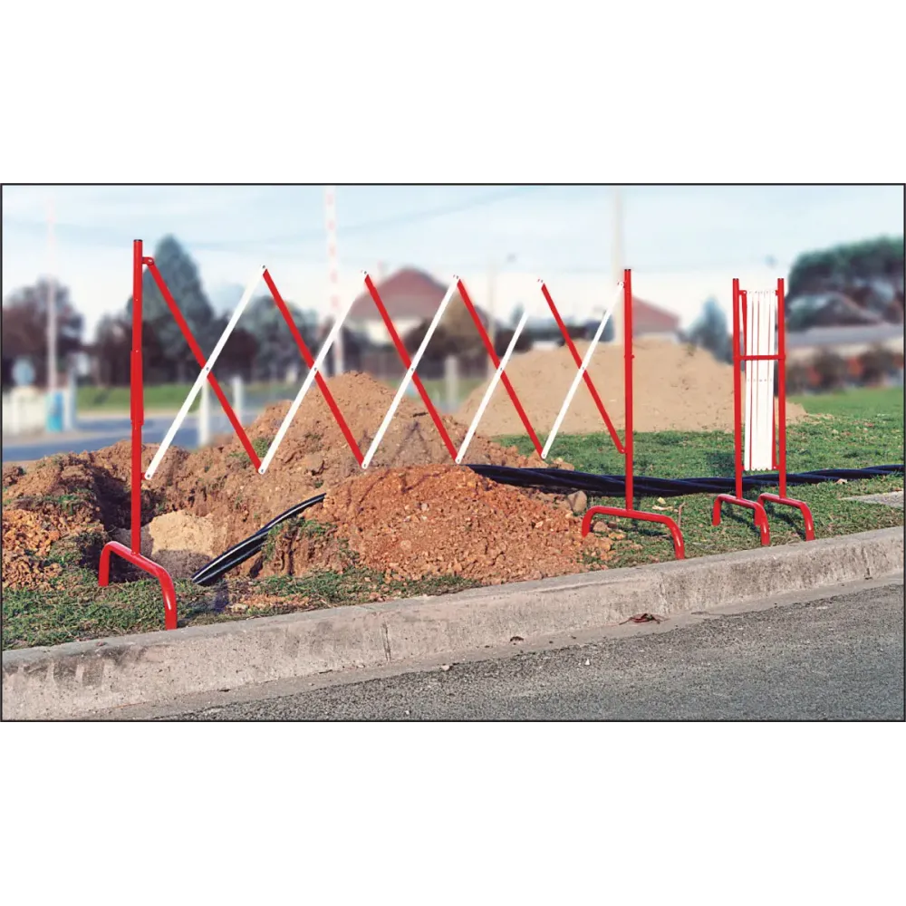 Extending space saving metal barrier (3m x 1m)